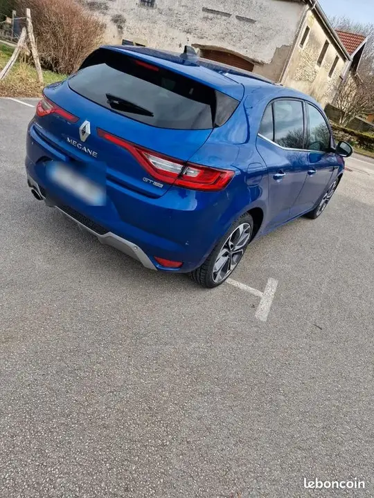 Renault Megane 2018 photo 2