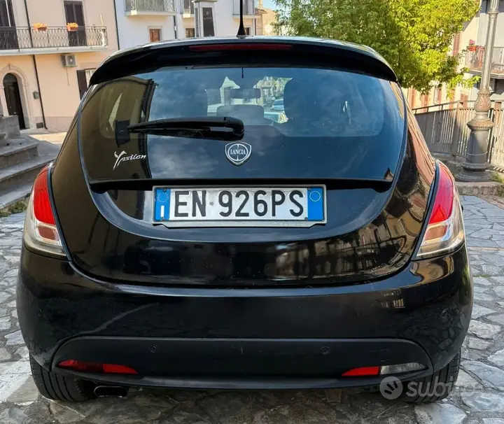 Lancia Ypsilon 2012 photo 2
