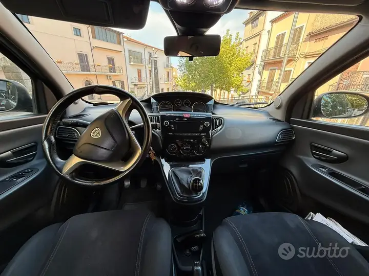 Lancia Ypsilon 2012 photo 5