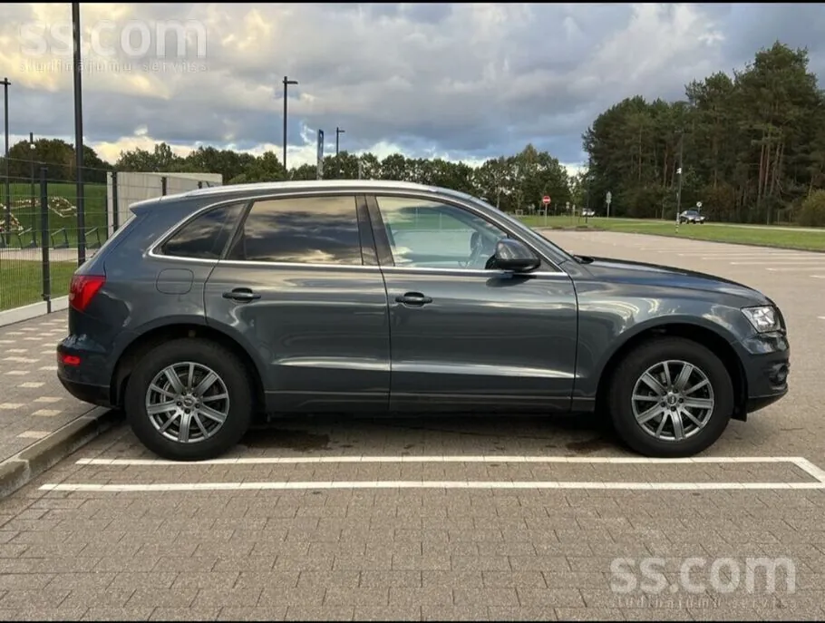 Audi Q5 2010 photo 2