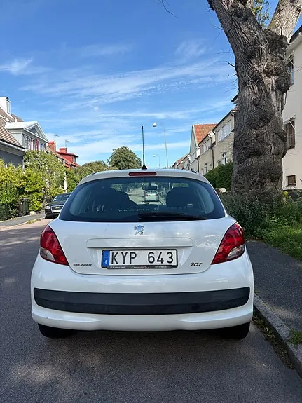 Peugeot 207 2010 photo 2