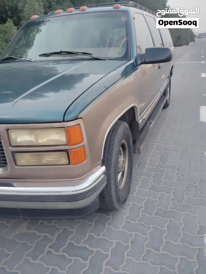 GMC Suburban 1995 photo 2