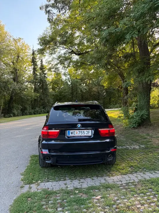 BMW X5 2009 photo 2