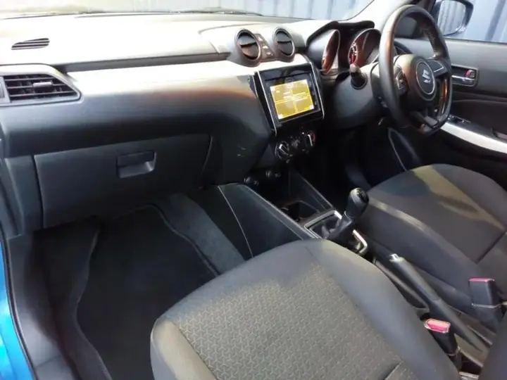 Suzuki Swift 2018 photo 5
