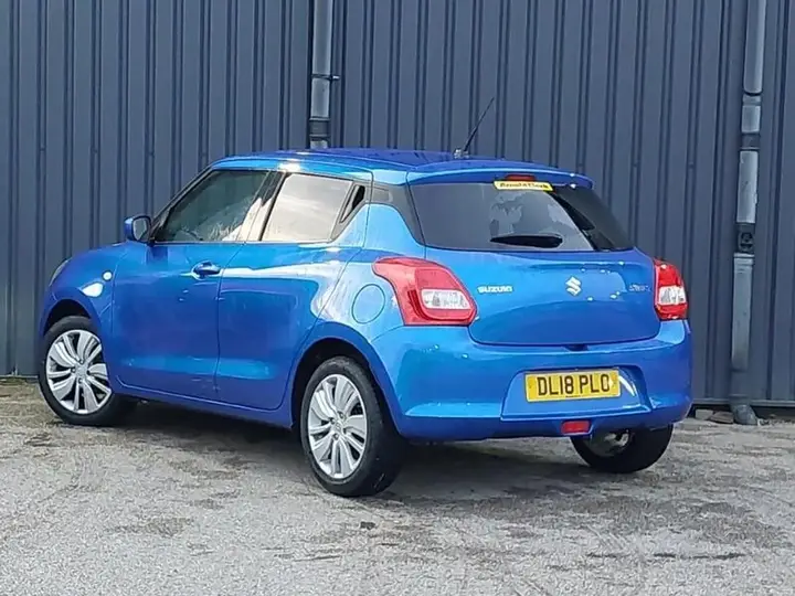 Suzuki Swift 2018 photo 2