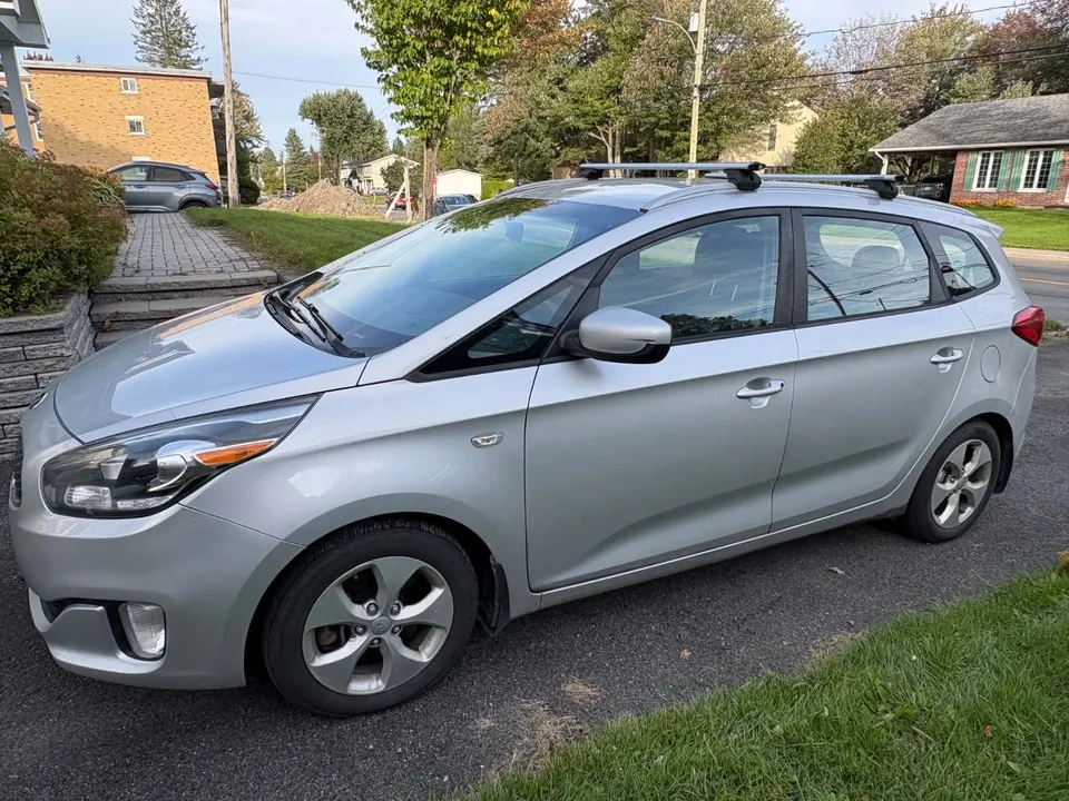Kia Rondo 2016 photo 2