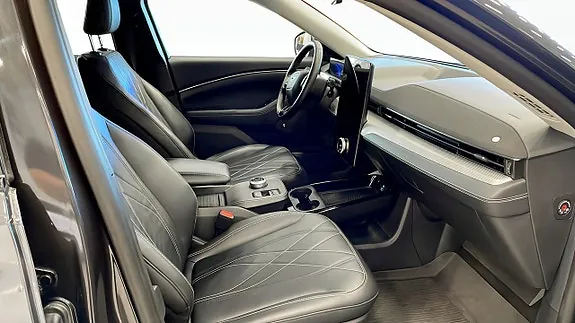 Ford Mustang Mach-E 2022 photo 3