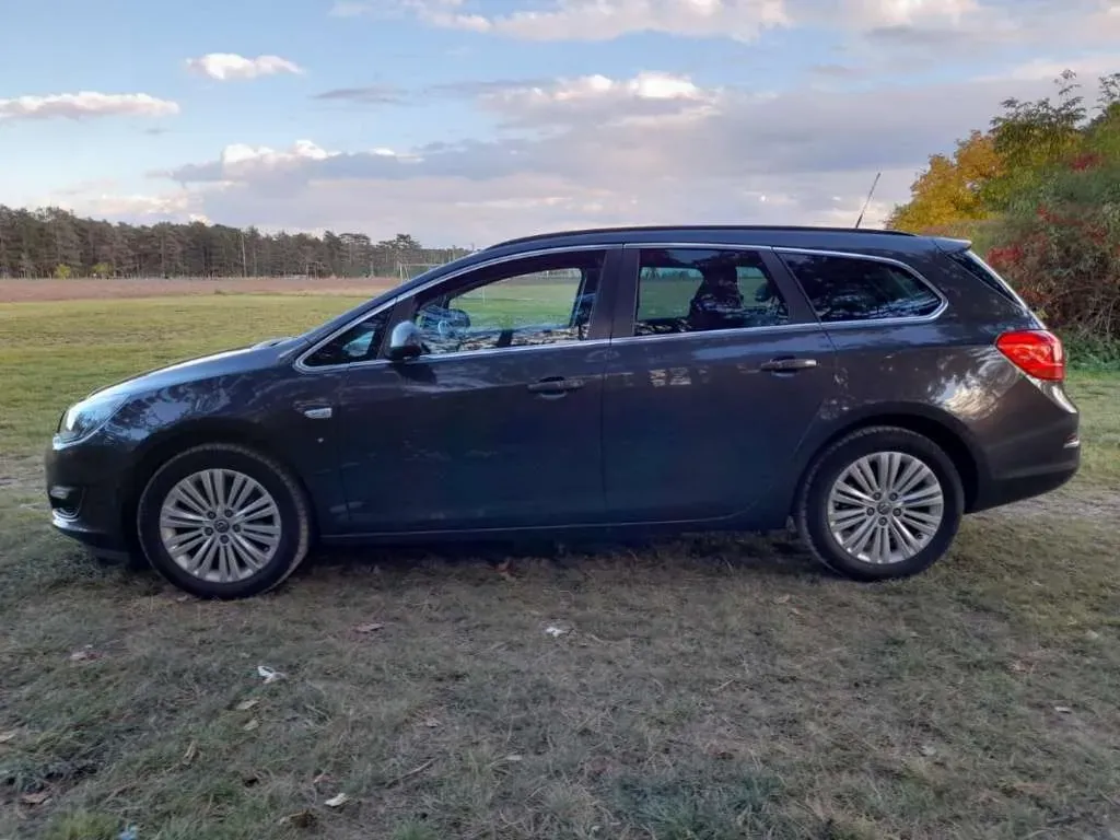 Opel Astra 2015 photo 2