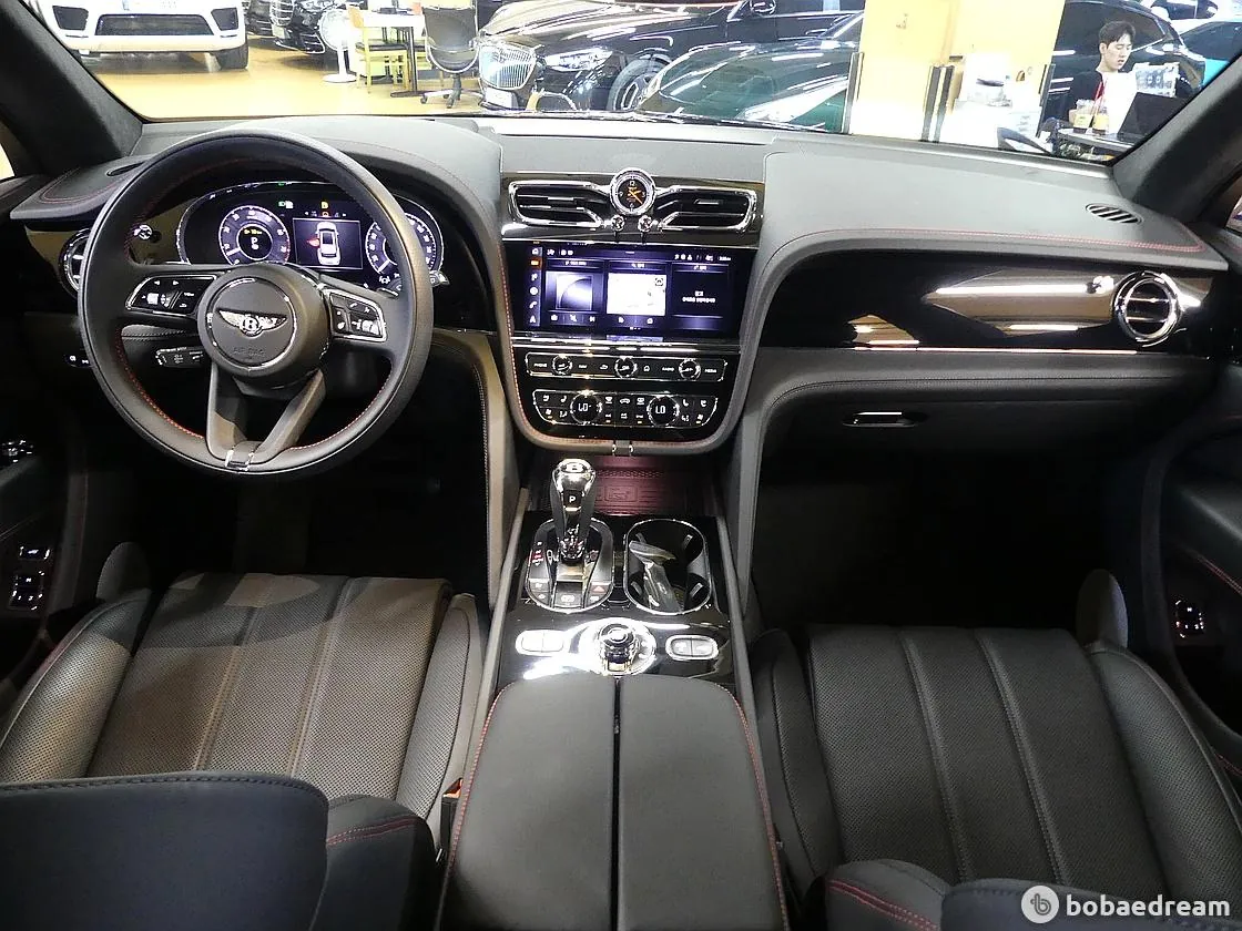 Bentley Bentayga 2025 photo 4