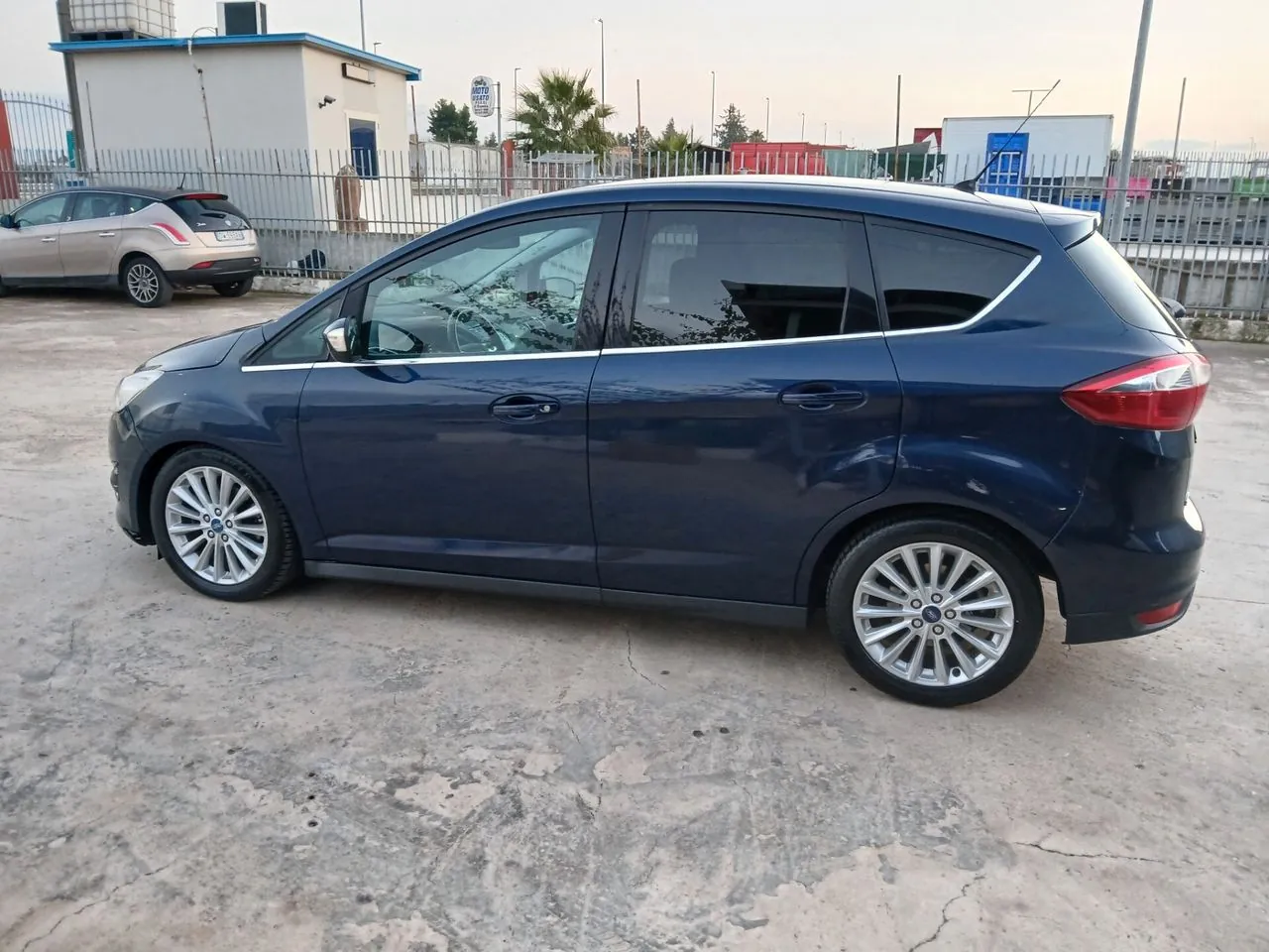 Ford C-Max 2012 photo 4