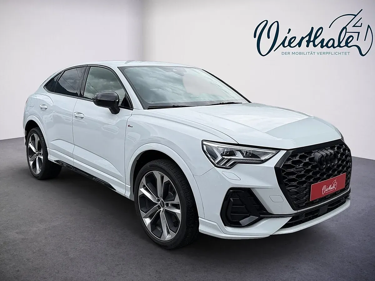Audi Q3 2021 photo 2
