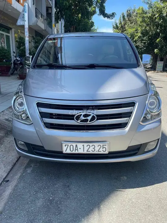 Hyundai Grand Starex