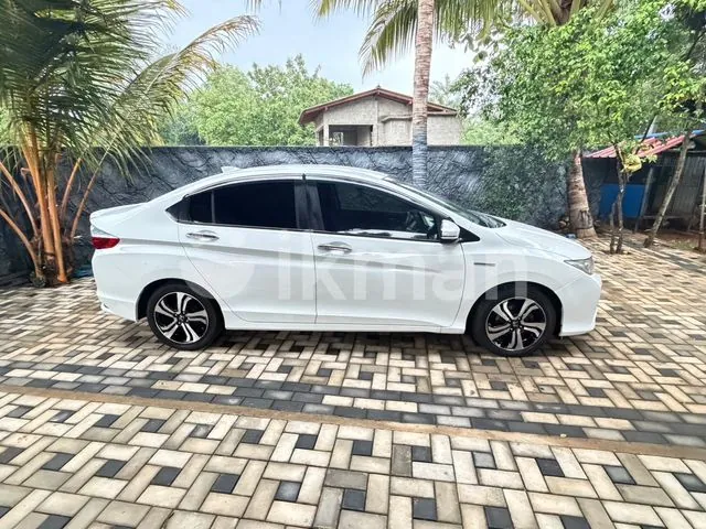 Honda Grace 2016 photo 3
