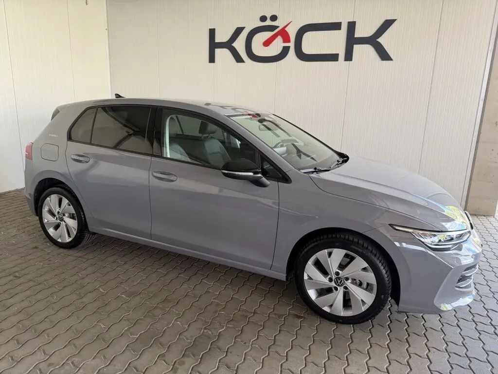 Volkswagen Golf 2025 photo 3