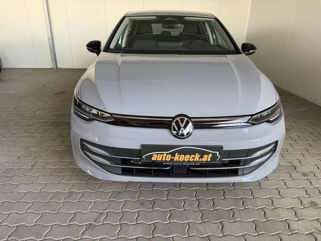 Volkswagen Golf 2025 photo 2
