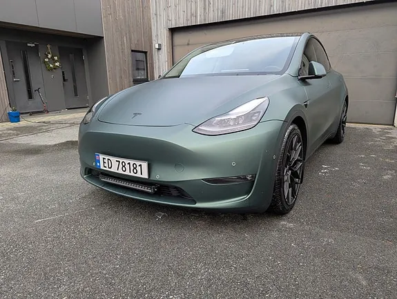 Tesla Model Y 2022 photo 2