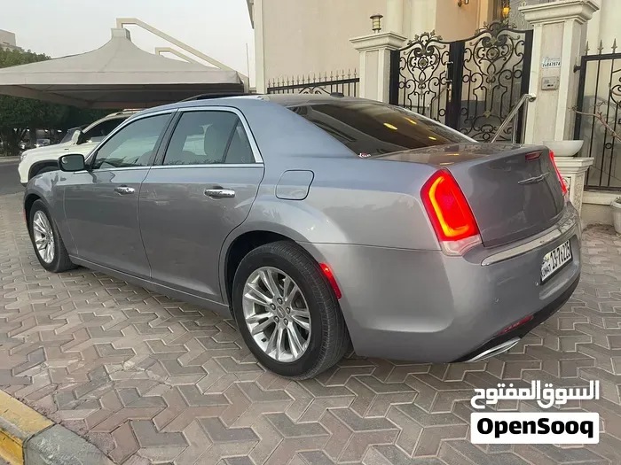 Chrysler 300 2015 photo 3