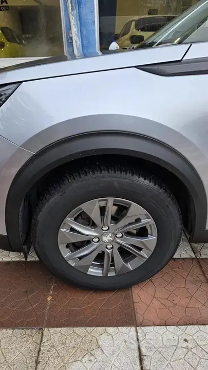 Peugeot 2008 2021 photo 4
