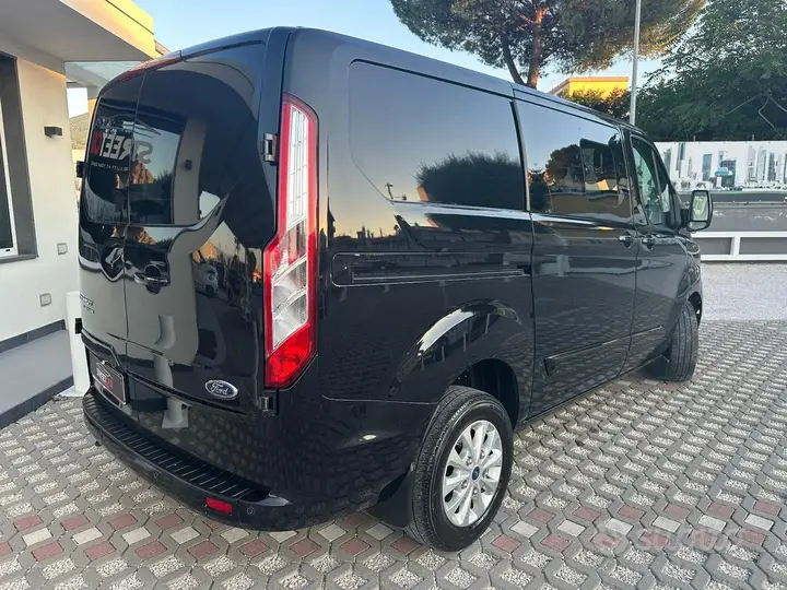 Ford Transit Custom photo 3