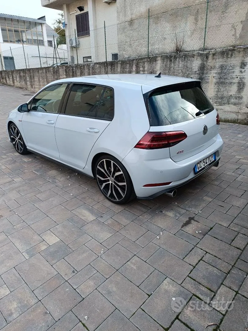 Volkswagen Golf Gti 2017 photo 2