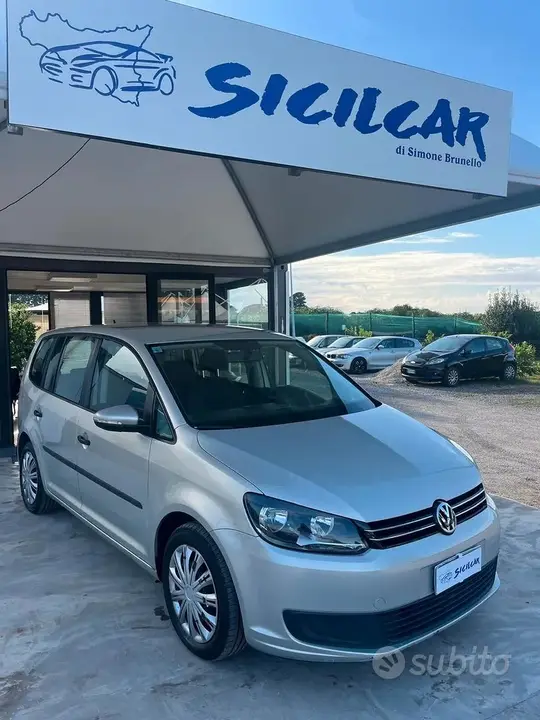 Volkswagen Touran 2012 photo 3