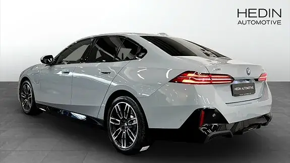 BMW 530E 2025 photo 2
