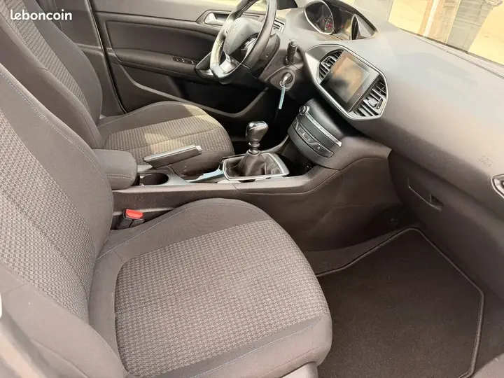 Peugeot 308 2020 photo 4