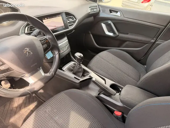 Peugeot 308 2020 photo 5