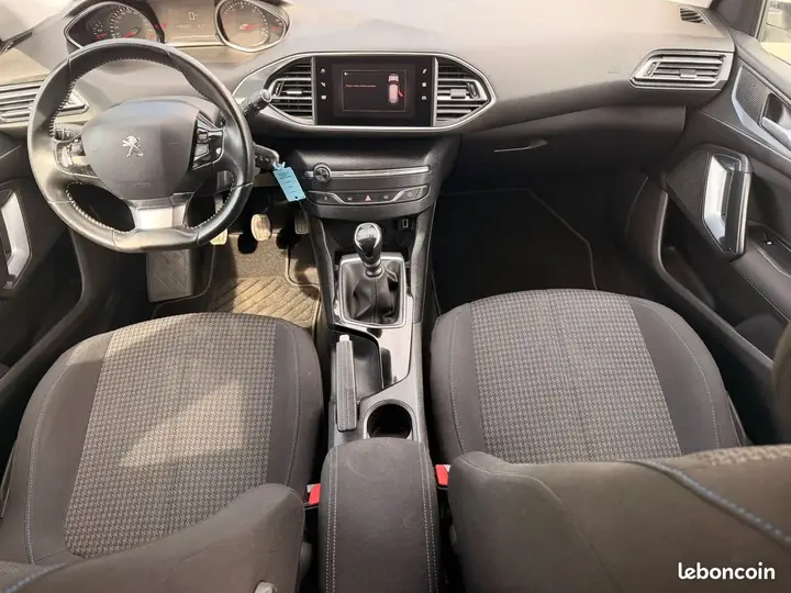 Peugeot 308 2020 photo 3