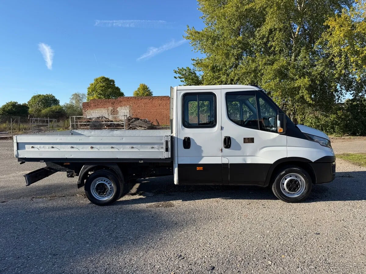 Iveco Daily 2016 photo 2