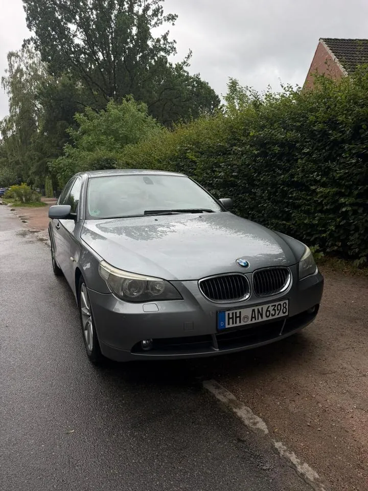 BMW 523I