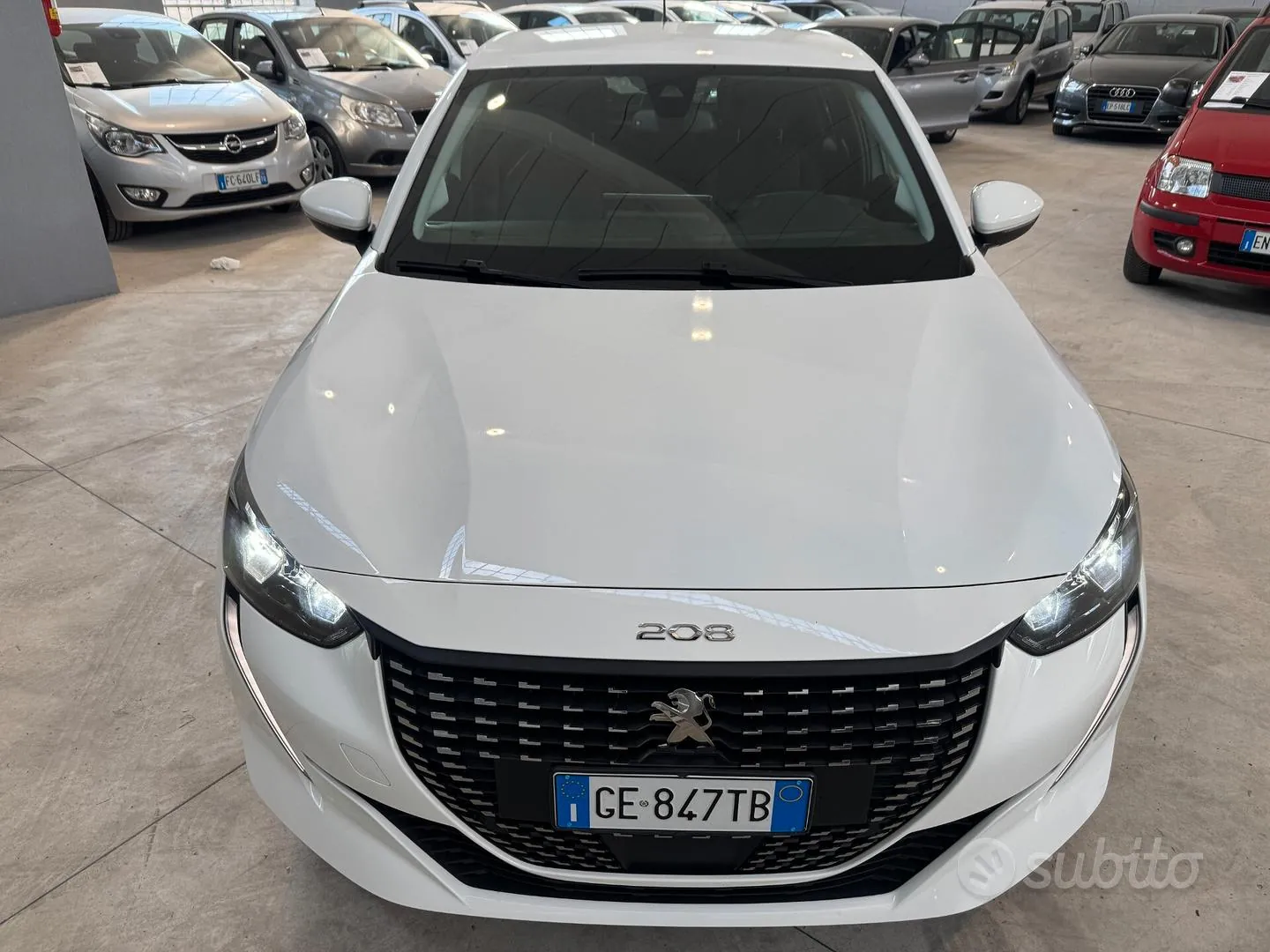 Peugeot 208 2021 photo 2