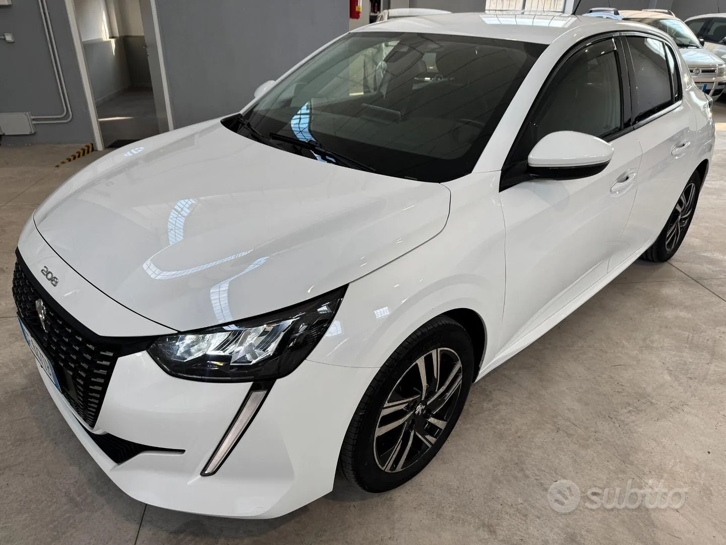 Peugeot 208 2021 photo 3