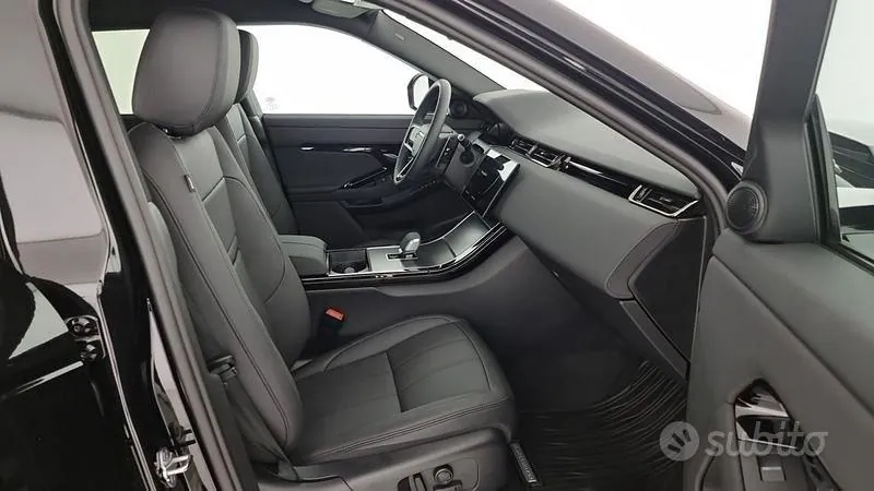 Land Rover Range Rover Evoque 2026 photo 3