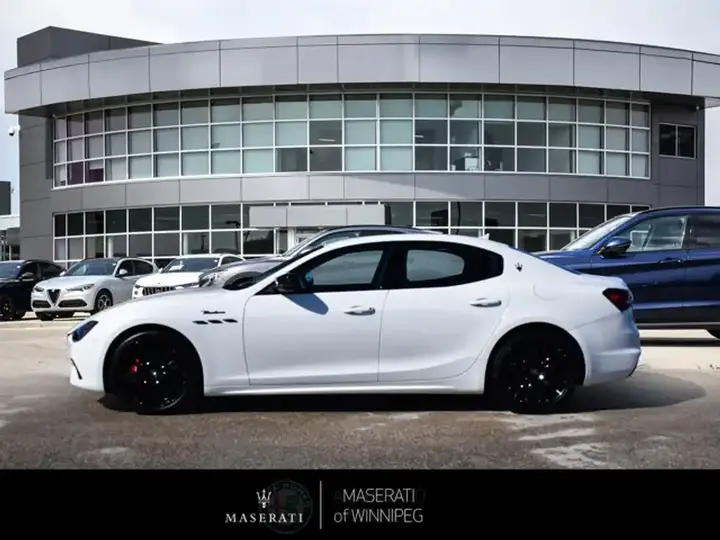 Maserati Ghibli 2023 photo 3