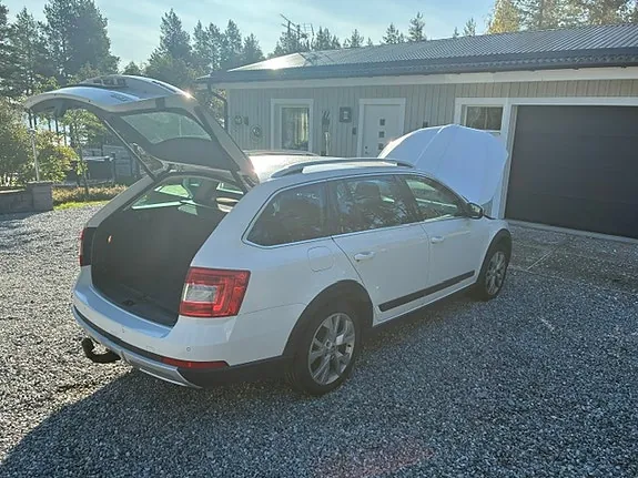 Skoda Octavia Scout 2015 photo 5