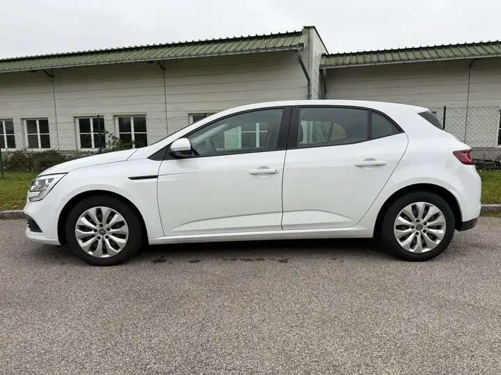 Renault Megane 2020 photo 2