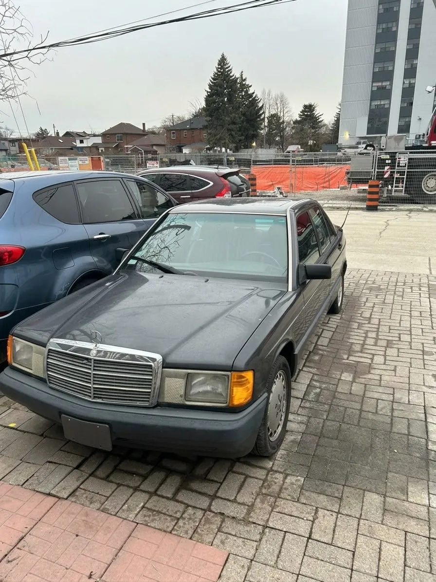 Mercedes-Benz 190E 1991 photo 2