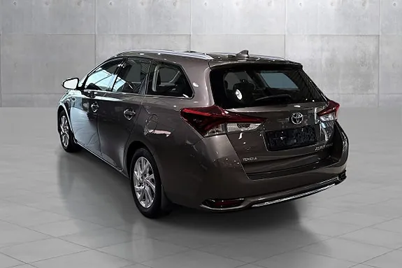 Toyota Auris 2016 photo 3