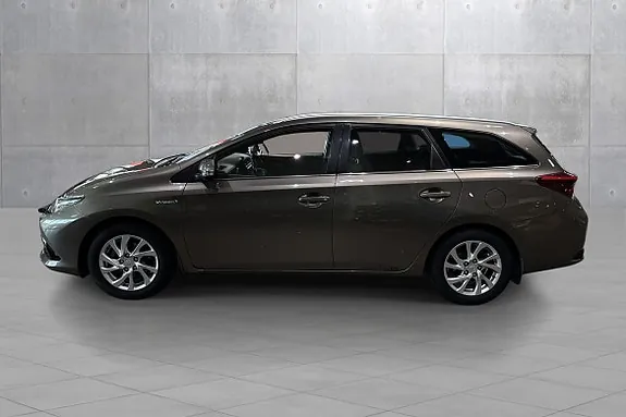 Toyota Auris 2016 photo 2