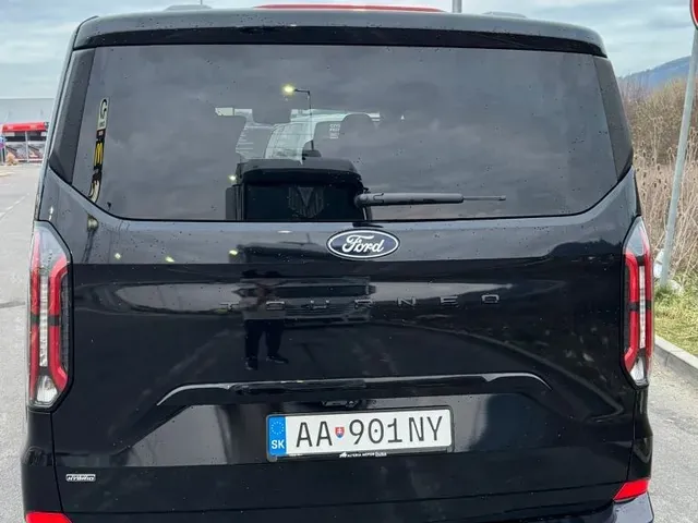 Ford Tourneo Custom 2025 photo 2