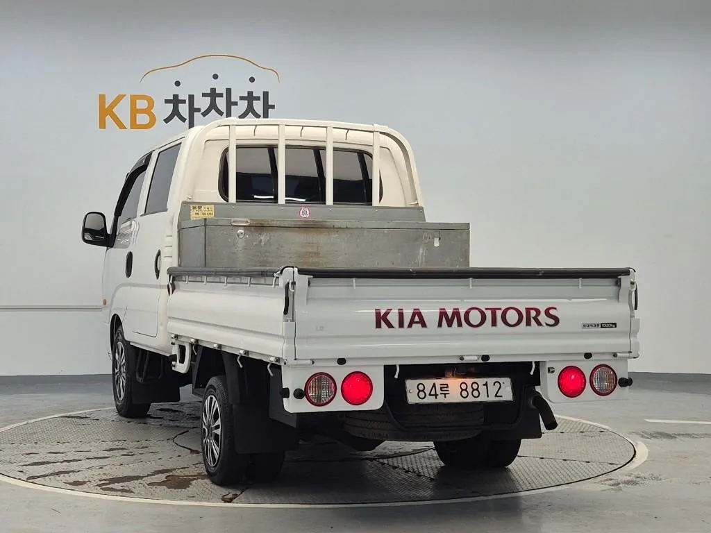 Kia Bongo 2013 photo 2