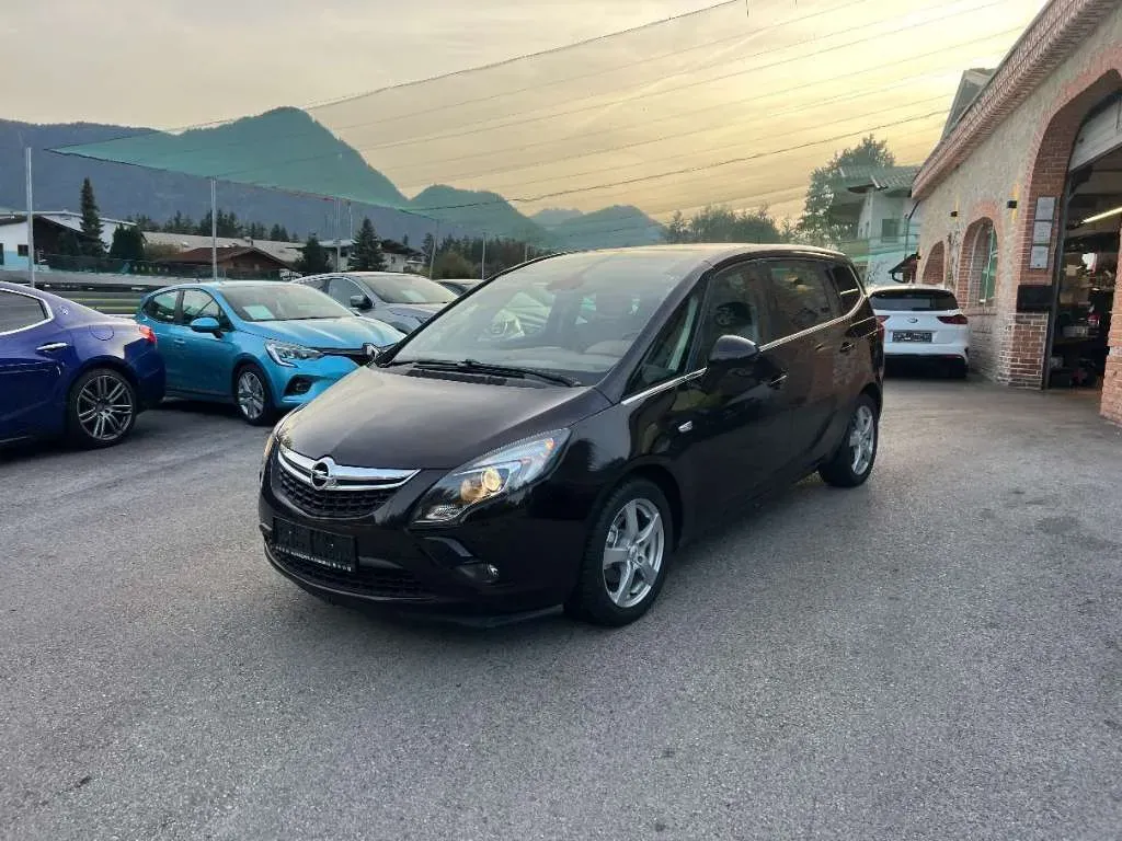Opel Zafira 2013 photo 2