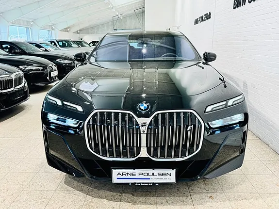 BMW I7 2025 photo 3