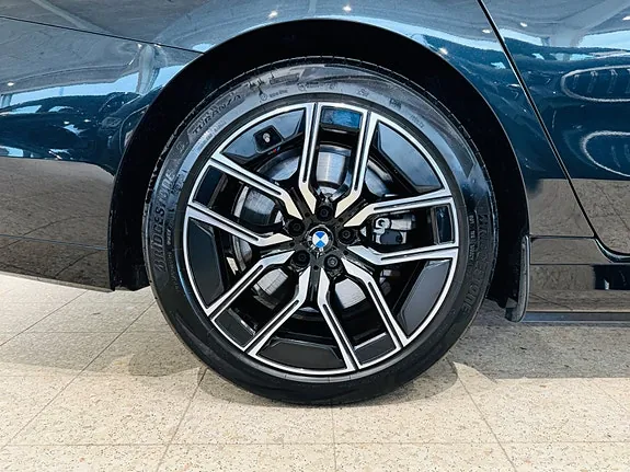 BMW I7 2025 photo 5