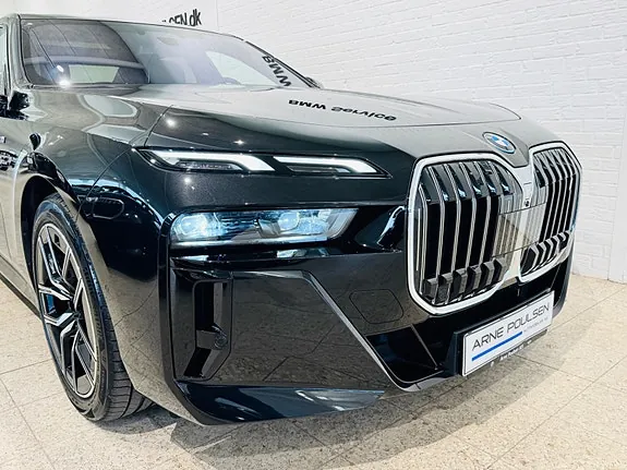 BMW I7 2025 photo 2