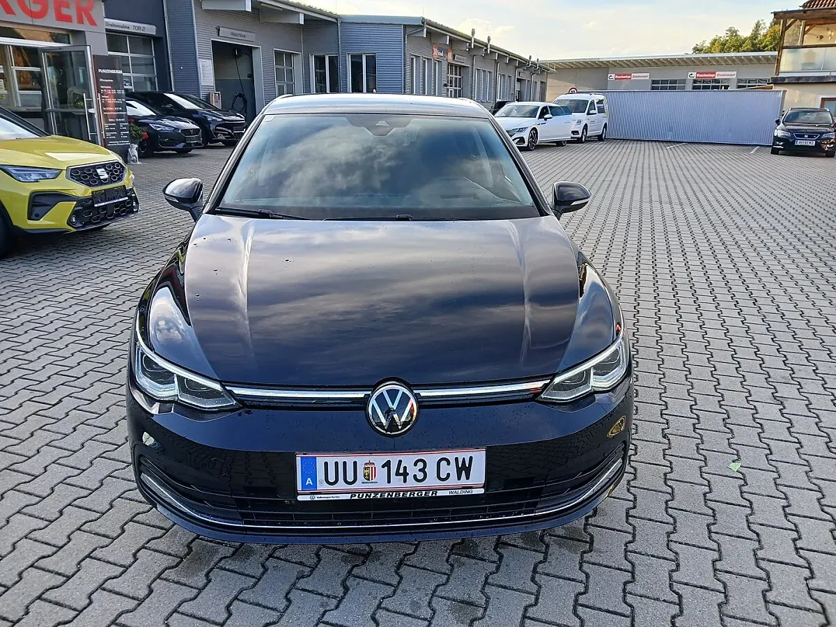 Volkswagen Golf 2022 photo 2