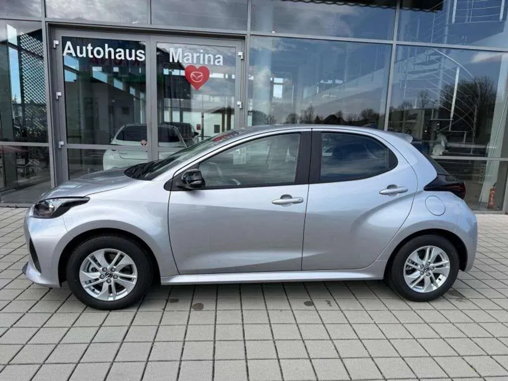 Mazda Mazda2 photo 2