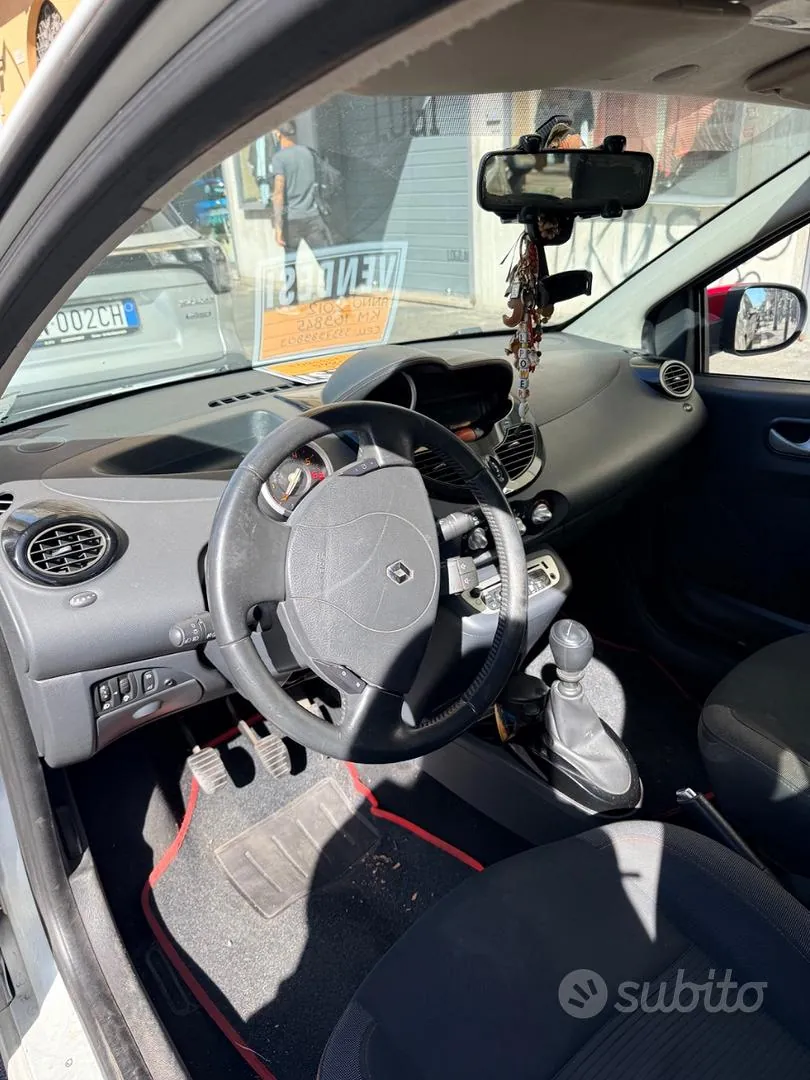 Renault Twingo 2012 photo 2