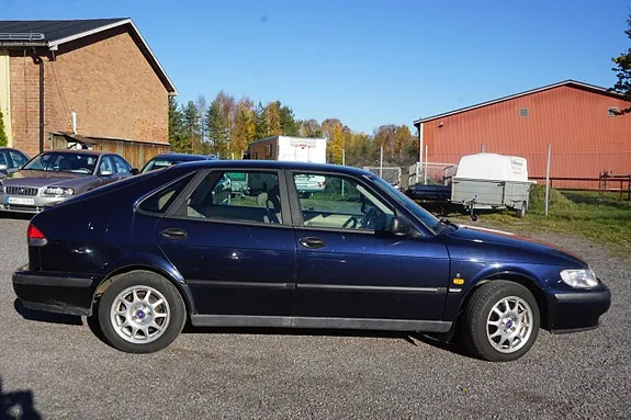Saab 9-3 2000 photo 2